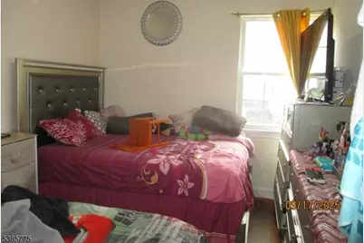 63 Warwick St, Newark, NJ 07105 - Photo 3