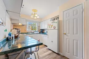 528 Andria Ave Apt, Hillsborough Township, NJ 08844 - Photo 5