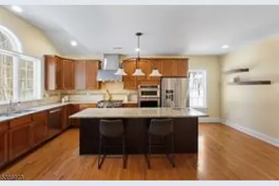 33 Chancellor Way, Washington Township, NJ 07853 - Photo 11