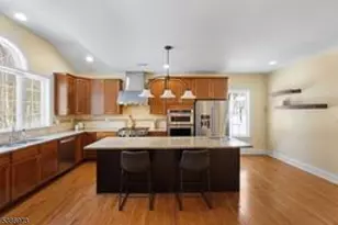 33 Chancellor Way, Washington Township, NJ 07853 - Photo 11