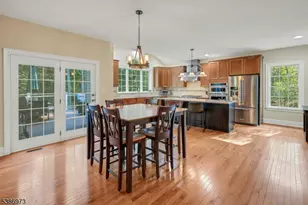 33 Chancellor Way, Washington Township, NJ 07853 - Photo 9