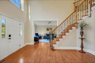 33 Chancellor Way, Washington Township, NJ 07853 - Photo 9