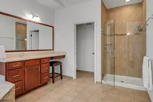 33 Chancellor Way, Washington Township, NJ 07853 - Photo 17