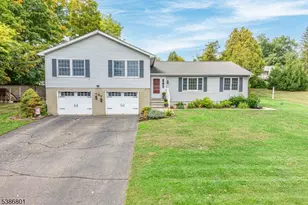 3 Travel Rd, Vernon, NJ 07461 - Photo 1