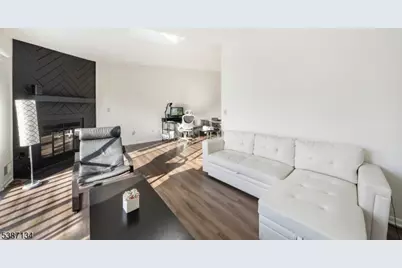 1002 Spruce Hills Dr #1002, Glen Gardner, NJ 08826 - Photo 11