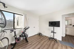 1002 Spruce Hills Dr, Glen Gardner, NJ 08826 - Photo 5