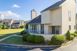 33 Spencer St, Franklin Township, NJ 08873 - Photo 1