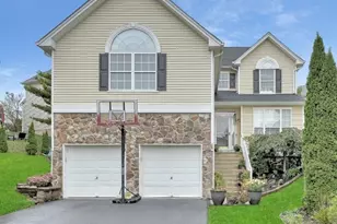 169 Winding Hill Dr, Mount Olive, NJ 07840 - Photo 1