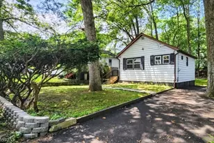 720 Brooklyn Mountain Rd, Hopatcong, NJ 07843 - Photo 9