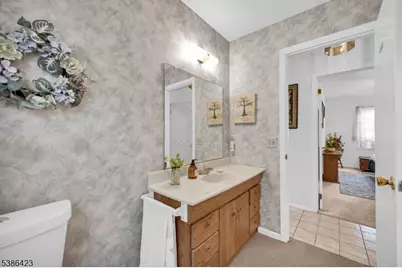 92 Lakeview Ter, Oakland, NJ 07436 - Photo 15