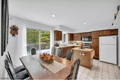92 Lakeview Ter, Oakland, NJ 07436 - Photo 11