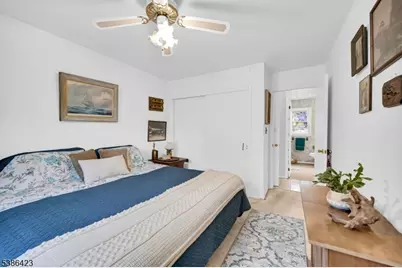 92 Lakeview Ter, Oakland, NJ 07436 - Photo 17