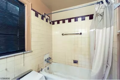 326 Eastern Pkwy, Newark, NJ 07106 - Photo 23