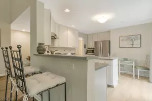 18 Oak Knoll Ln Condo, Bedminster Township, NJ 07921 - Photo 1