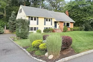 301 Meetinghouse Ln, Mountainside, NJ 07092 - Photo 1