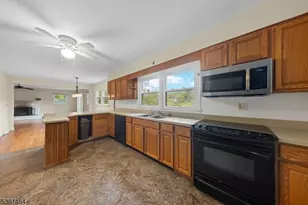 66 W Shore Dr, Vernon, NJ 07462 - Photo 9