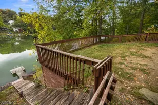 66 W Shore Dr, Vernon, NJ 07462 - Photo 23