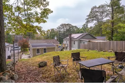 176 Monroe Trl, Hopatcong, NJ 07843 - Photo 15