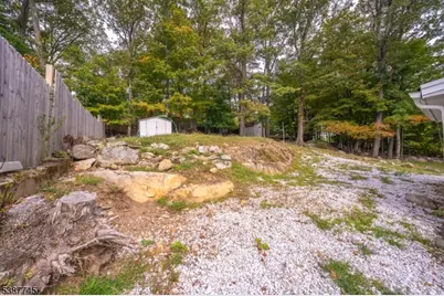 176 Monroe Trl, Hopatcong, NJ 07843 - Photo 17