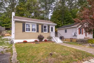 176 Monroe Trail, Hopatcong, NJ 07843 - Photo 3