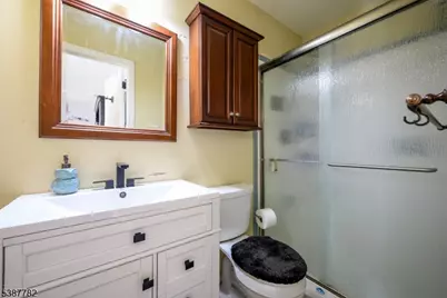 920 Robin Rd, Hillsborough Township, NJ 08844 - Photo 19