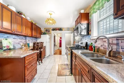 34 Sherman Pl, Irvington, NJ 07111 - Photo 13