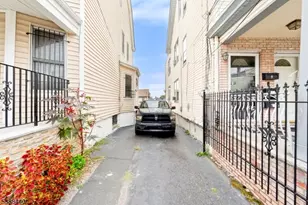 34 Sherman Pl, Irvington, NJ 07111 - Photo 23