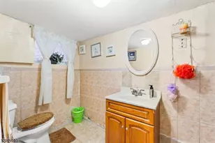 34 Sherman Pl, Irvington, NJ 07111 - Photo 7