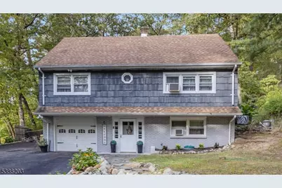 6 Oakwood Dr, Ringwood, NJ 07456 - Photo 1