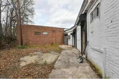 119 Ampere Pkwy, East Orange, NJ 07017 - Photo 29