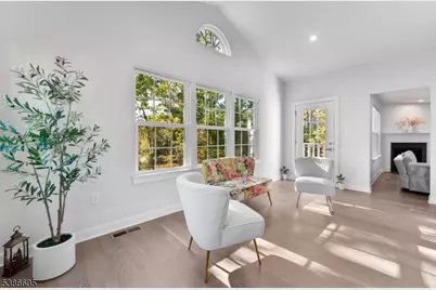 58 Oakwood Blvd, Union Township, NJ 08827 - Photo 15