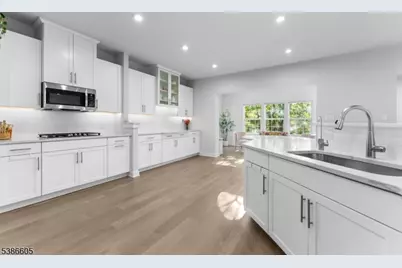 58 Oakwood Blvd, Union Township, NJ 08827 - Photo 9