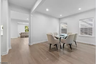 58 Oakwood Blvd, Union Township, NJ 08827 - Photo 7