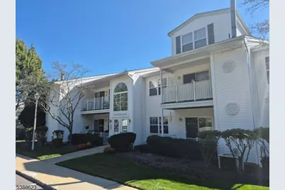 46 Crestview Ln, Mount Arlington, NJ 07856 - Photo 1