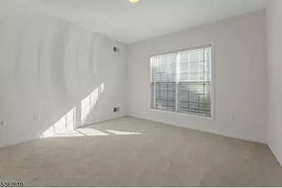 373 Windfall Ln, Franklin Township, NJ 08873 - Photo 9