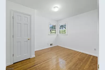 35 Rieder Rd, Edison, NJ 08817 - Photo 9