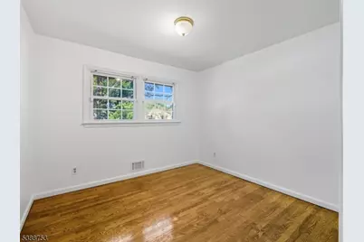 35 Rieder Rd, Edison, NJ 08817 - Photo 11