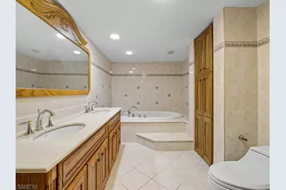 35 Rieder Rd, Edison, NJ 08817 - Photo 17