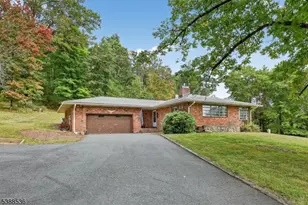 532 Drakestown Rd, Mount Olive, NJ 07836 - Photo 1