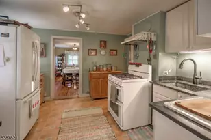 31 Fox Farm Rd, Lopatcong Township, NJ 08865 - Photo 11