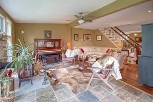 31 Fox Farm Rd, Lopatcong Township, NJ 08865 - Photo 3