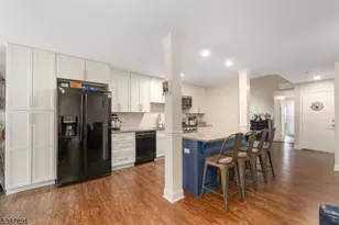 402 Clark Cir, Raritan Township, NJ 08822 - Photo 3