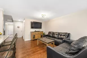 402 Clark Cir, Raritan Township, NJ 08822 - Photo 7