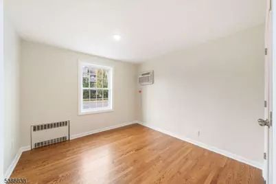 2429 Vauxhall Rd, Union Township, NJ 07083 - Photo 15