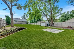 22 Chestnut St, Bloomingdale, NJ 07403 - Photo 23