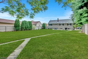 22 Chestnut St, Bloomingdale, NJ 07403 - Photo 25