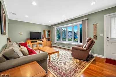 22 Chestnut St, Bloomingdale, NJ 07403 - Photo 7