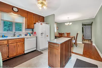 22 Chestnut St, Bloomingdale, NJ 07403 - Photo 5