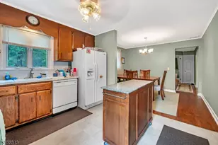 22 Chestnut St, Bloomingdale, NJ 07403 - Photo 5