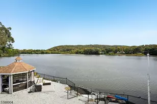 112 Park Pl, Pompton Lakes, NJ 07442 - Photo 29